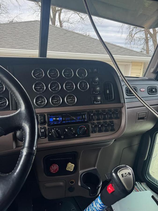 Used 2013 Peterbilt 389