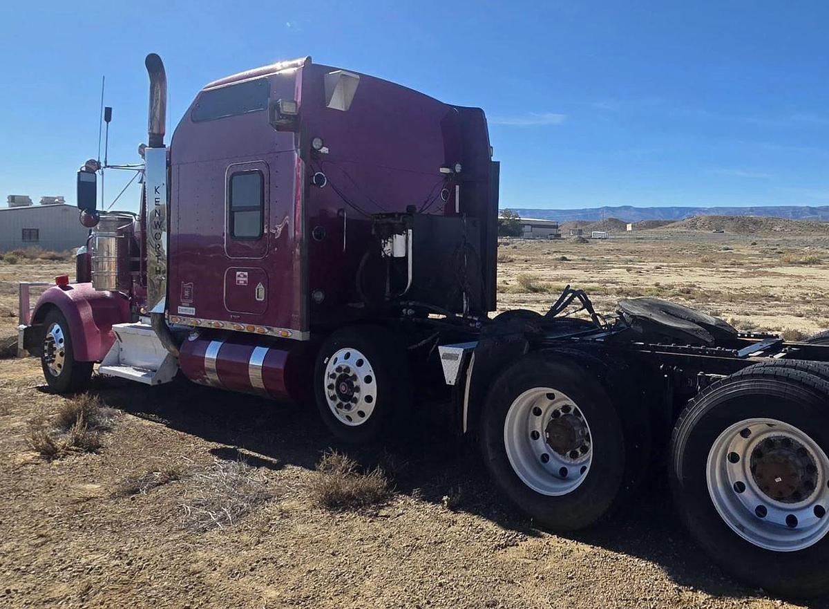 Used 2007 Kenworth W900B