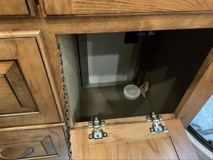 Used 2021 Twister 3 Horse Trailer with Living Quarters