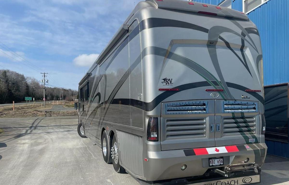 Used 2005 Country Coach Magna 630