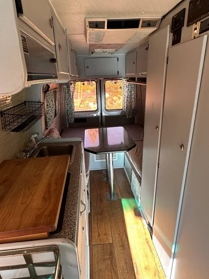 Used 2002 Mercedes-Benz / Freightliner