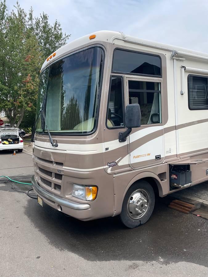 Used 2000 Fleetwood Pace Arrow 37C Class A Motorhome