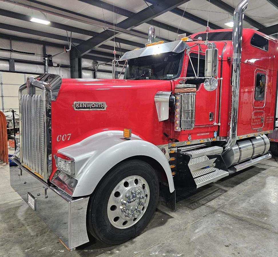 Used 2007 Kenworth W900L