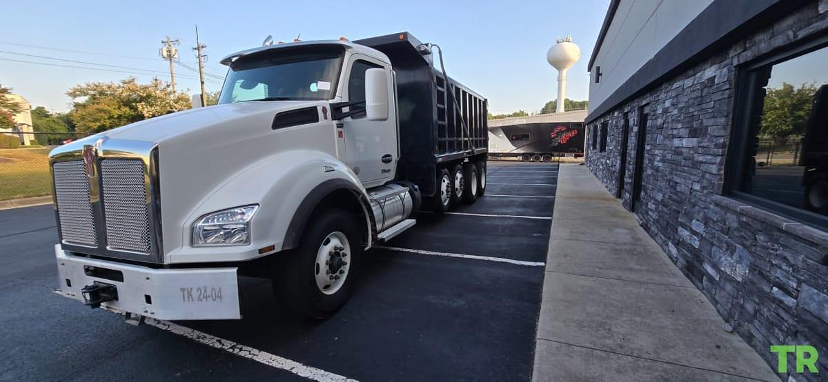 Used 2024 Kenworth T880