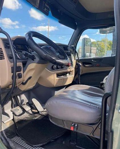Used 2014 Peterbilt 579