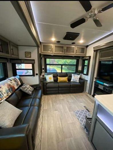 Used 2022 Keystone Montana Legacy 3781RL