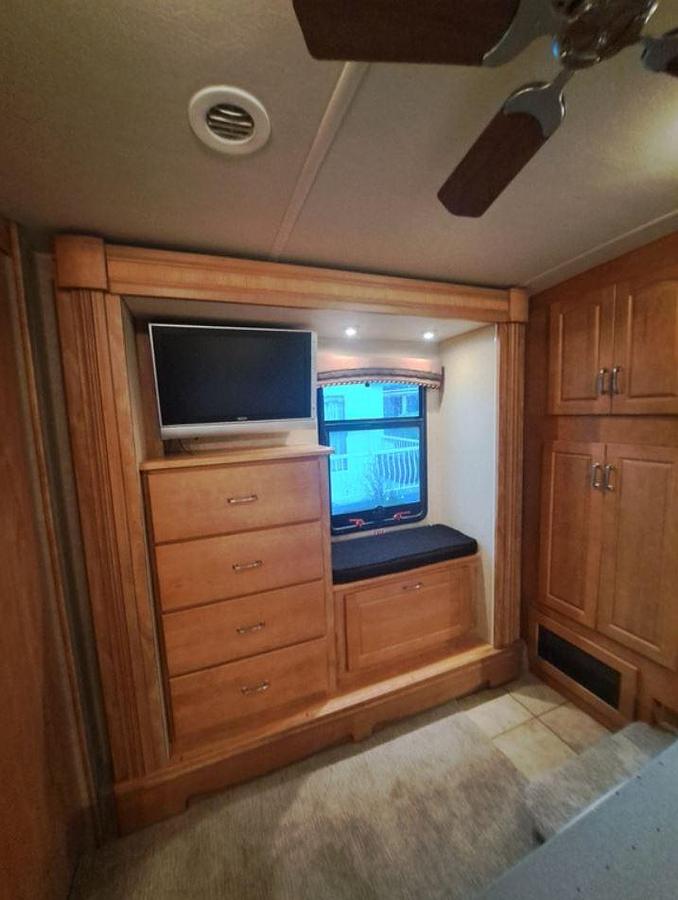 Used 2008 Winnebago Tour 40FD