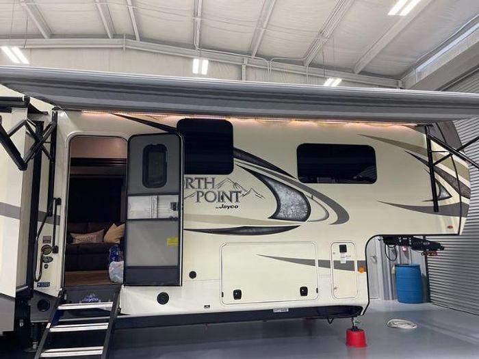 Used 2019 Jayco North Point 379DBFS