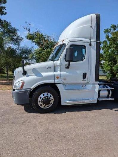 Used 2018 Freightliner Cascadia 125