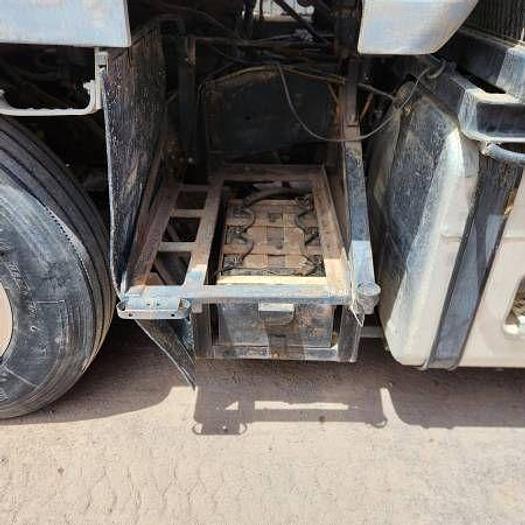 Used 1977 WHITE Road Commander 2 Toter