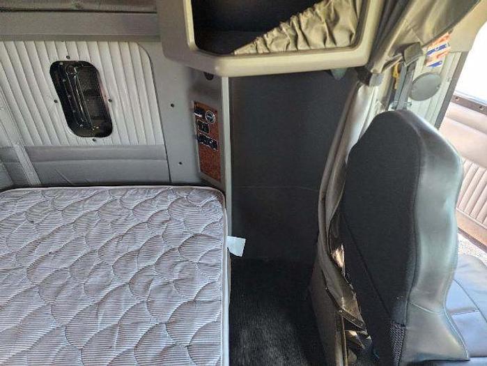 Used 2004 KENWORTH W900L