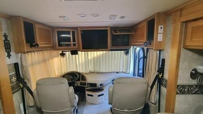 Used 2006 Fleetwood Discovery 39L
