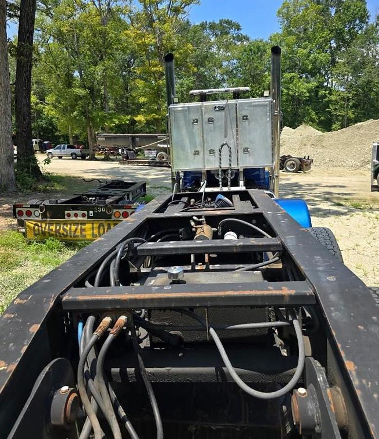 Used 2012 PETERBILT 389