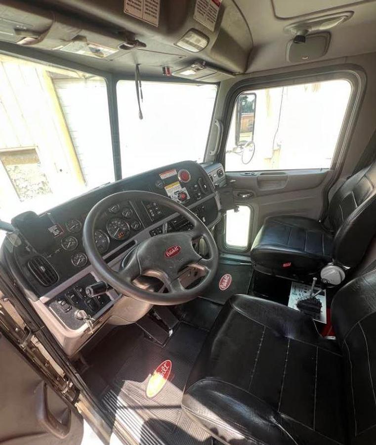 Used 2019 PETERBILT 367 Roll-Off Tow Truck