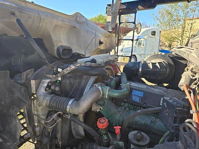 Used 2015 Volvo VAH Car Hauler