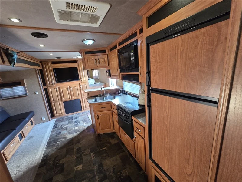 Used 2011 Lakota Bighorn 8416 4 Horse Trailer