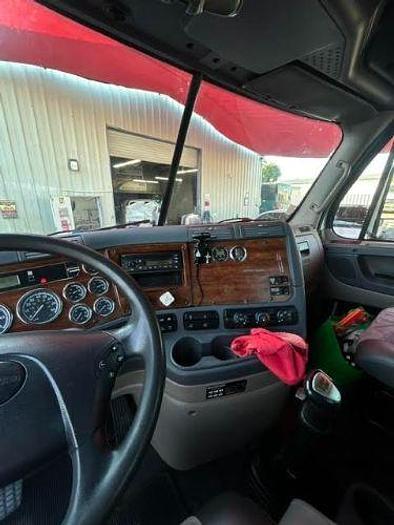 Used 2009 Freightliner Cascadia 125