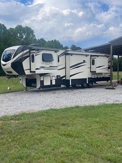 Used 2018 Keystone Alpine 3701FL