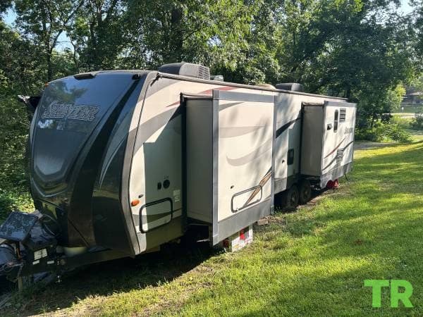 Used 2016 Keystone Sprinter Travel Trailer