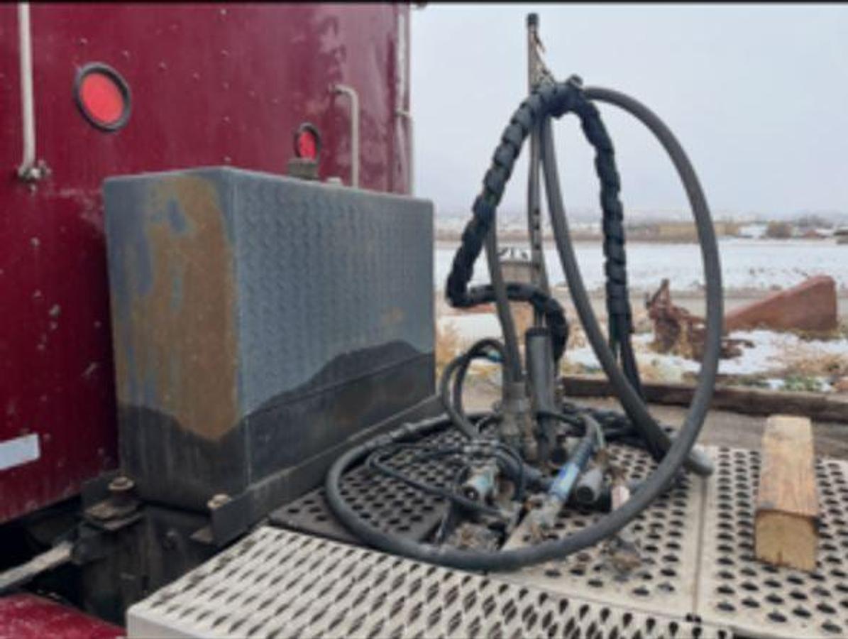 Used 2004 Kenworth W900 Conventional Sleeper Semi