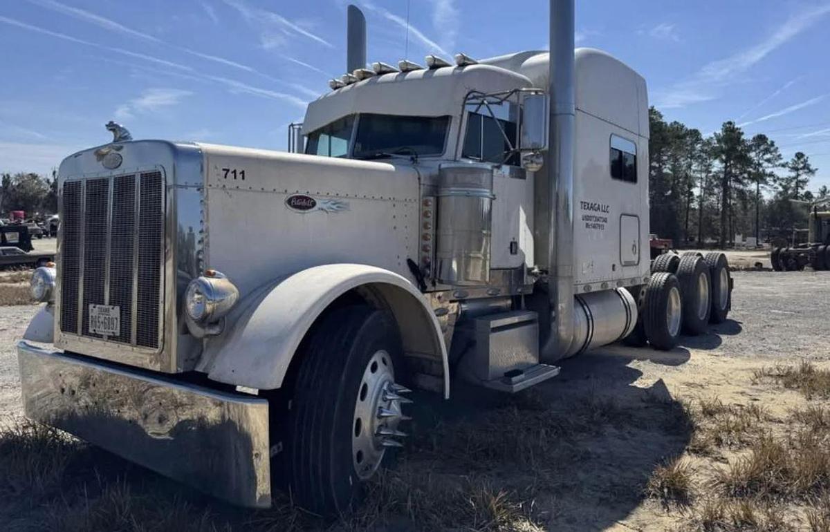 Used 2002 Peterbilt 379 EXHD