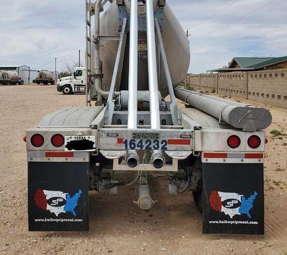 Used 2016 Stevens 42ft Dry Bulk Tank Trailer