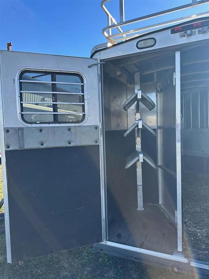 Used 2005 Classic Gold Series 3 Horse Trailer