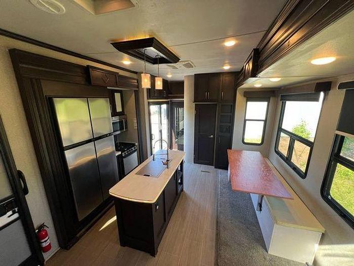 Used 2018 Keystone Raptor 428SP