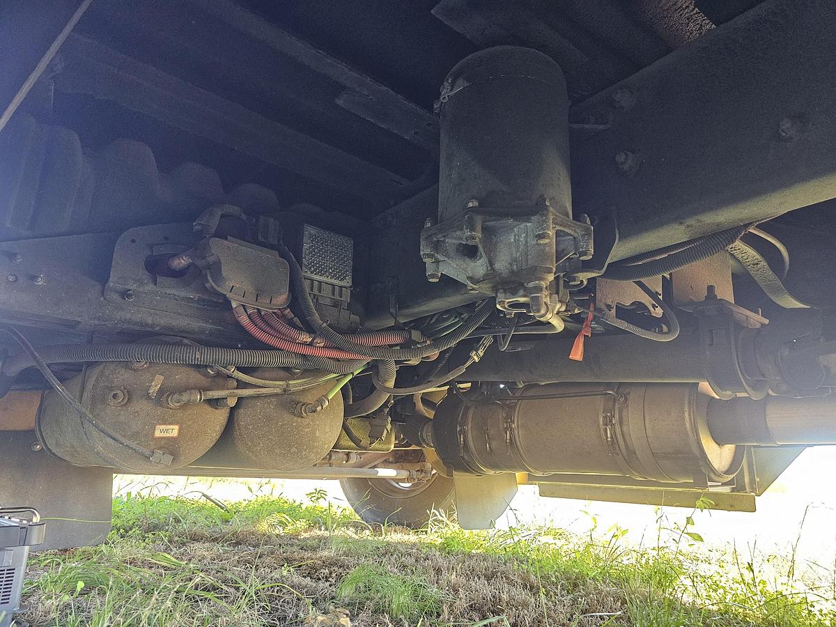 Used 2009 Freightliner Bus