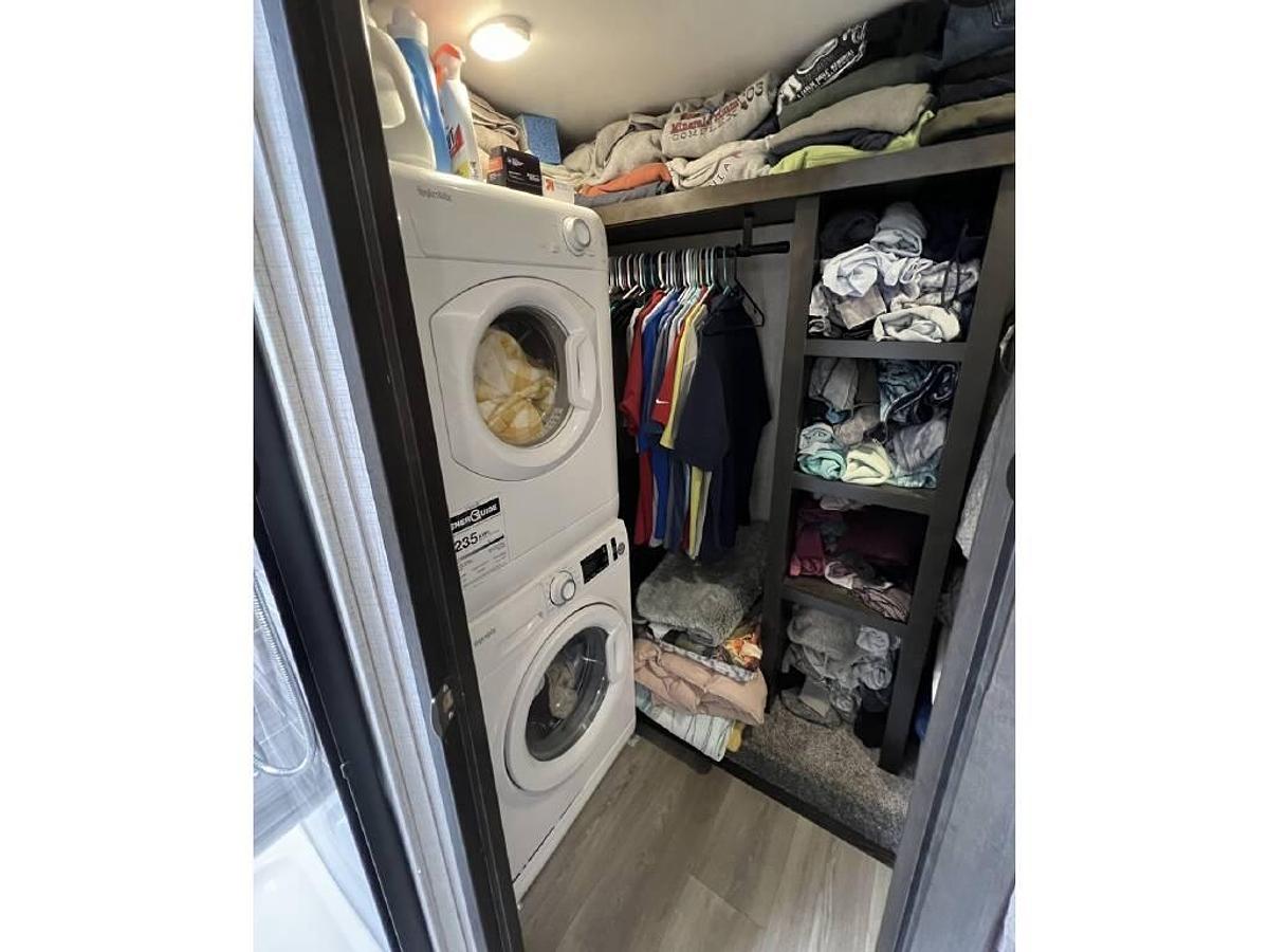 Used 2021 Crossroads REDWOOD RW4150RD Fifth Wheel