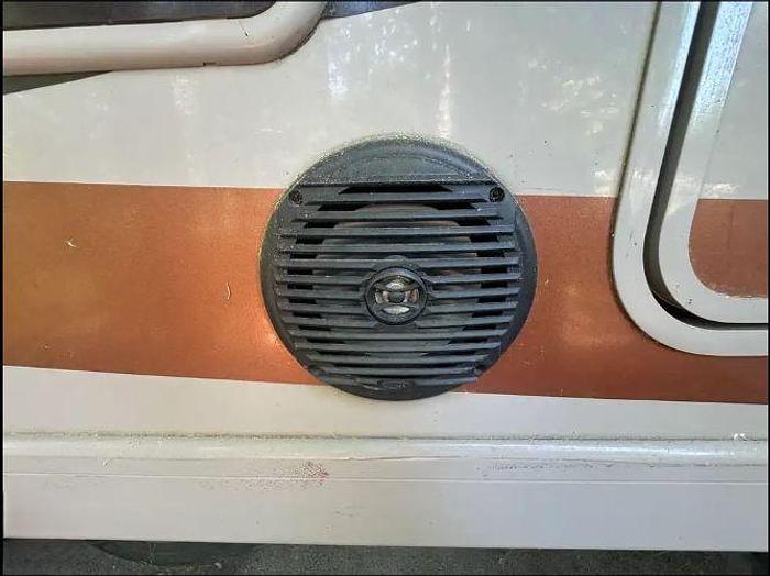 Used 2015 Thor Motor Coach Hurricane 27K