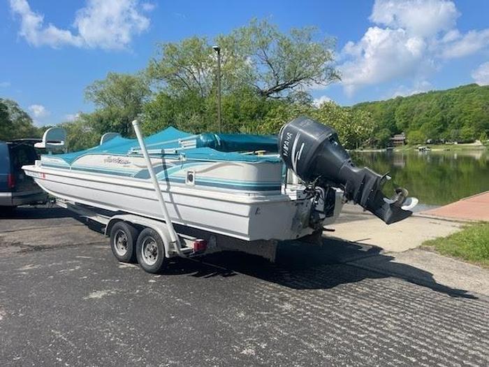Used 2000 Hurricane Fun Deck