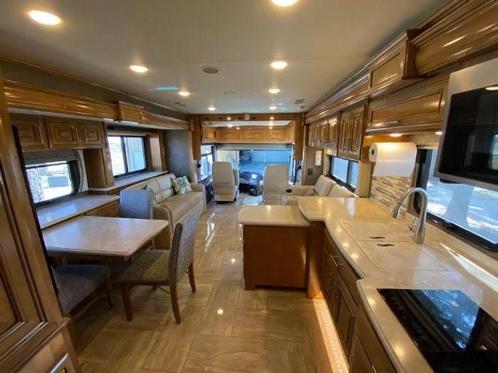 Used 2019 Thor Venetian J40