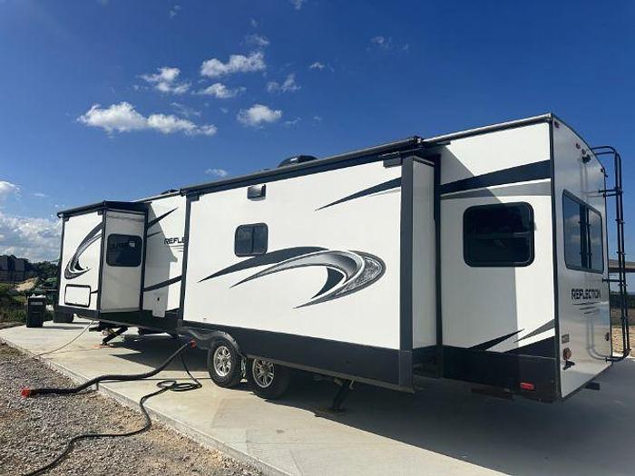 Used 2022 Grand Design Reflection