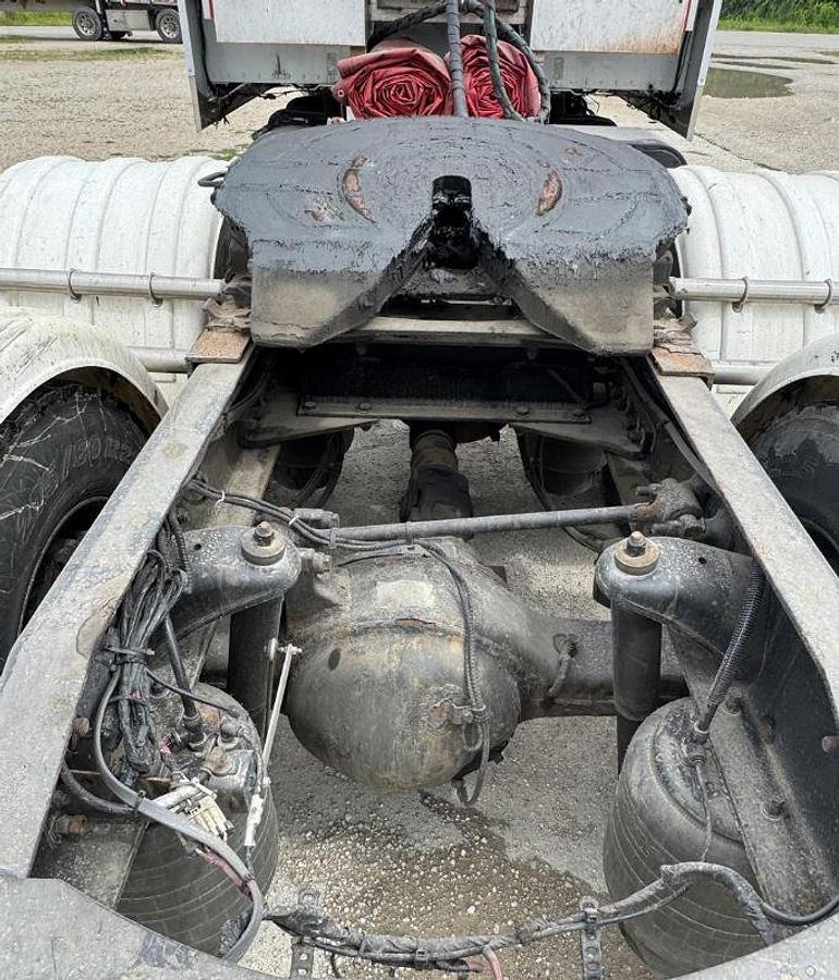 Used 2019 PETERBILT 389 Conventional Sleeper Semi