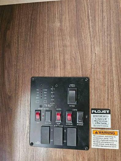 Used 2018 Coleman 215BH 23' Travel Trailer