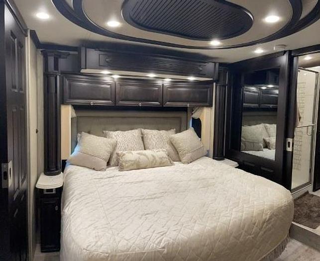 Used 2017 Newmar Essex 4553