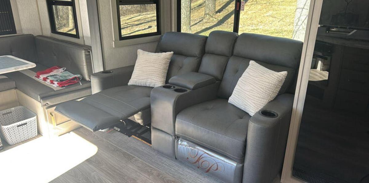 Used 2024 Forest River Salem Hemisphere Hyper-Lyte Travel Trailer