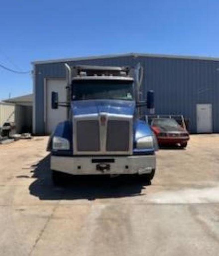 Used 2018 KENWORTH T880 Dump Truck
