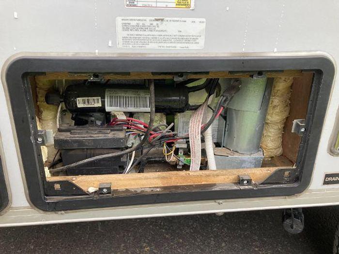 Used 2025 Liv Ultralight Travel Trailer