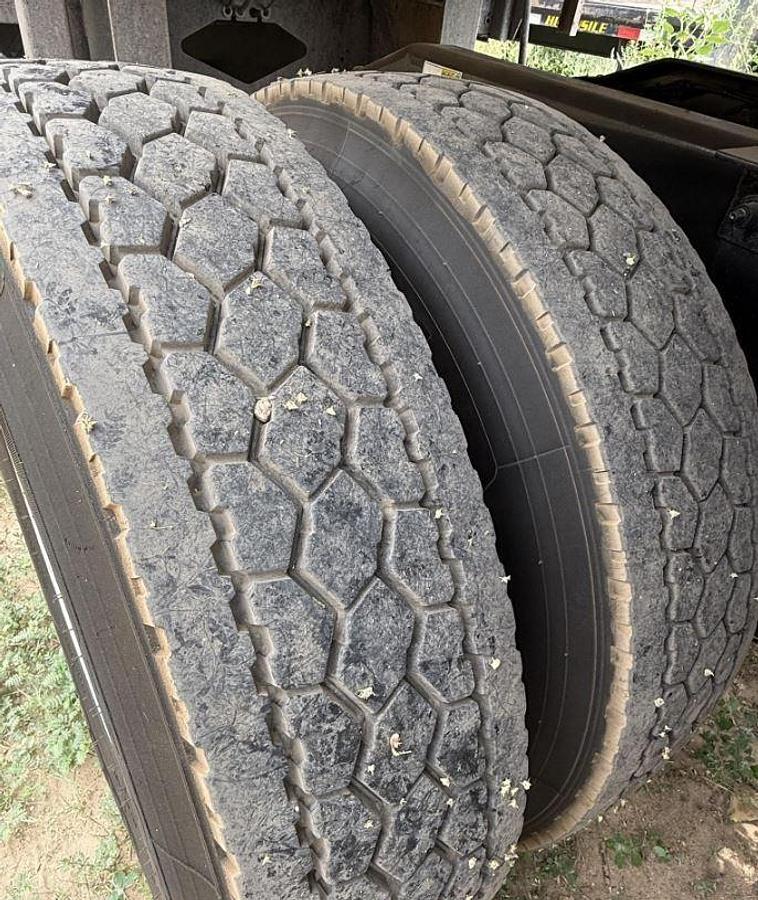 Used 2023 PETERBILT 389 Sleeper Semi Truck