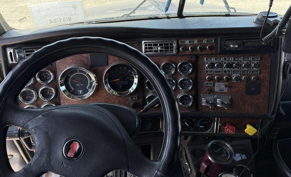 Used 2005 KENWORTH T800