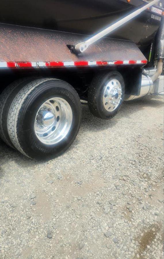 Used 2010 PETERBILT 388 Dump Truck