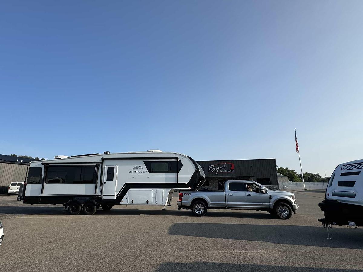 Used 2024 Brinkley Z3100