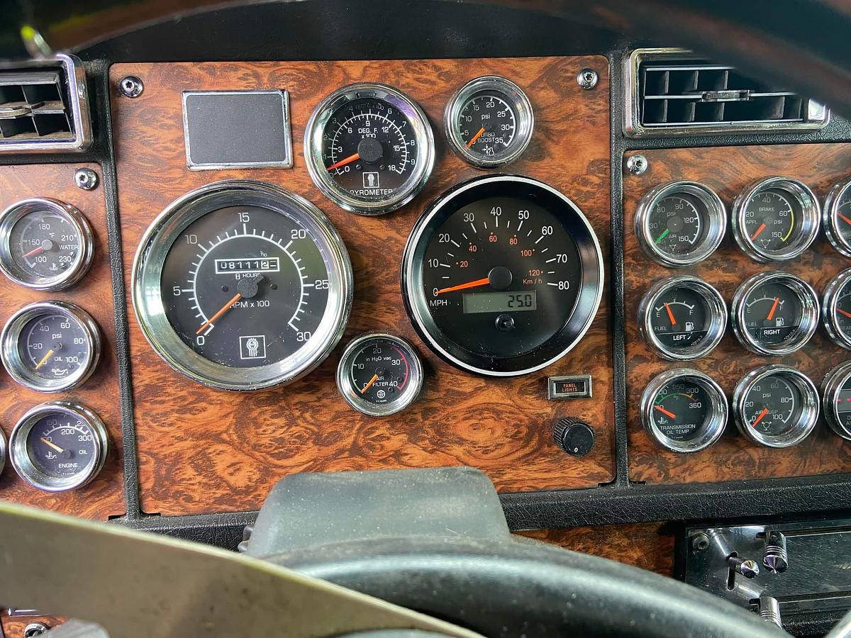 Used 2001 Kenworth W900