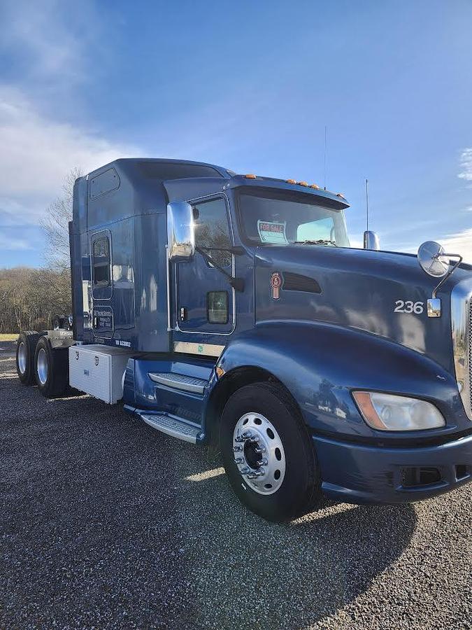 Used 2012 Kenworth T600 Conventional Sleeper Semi