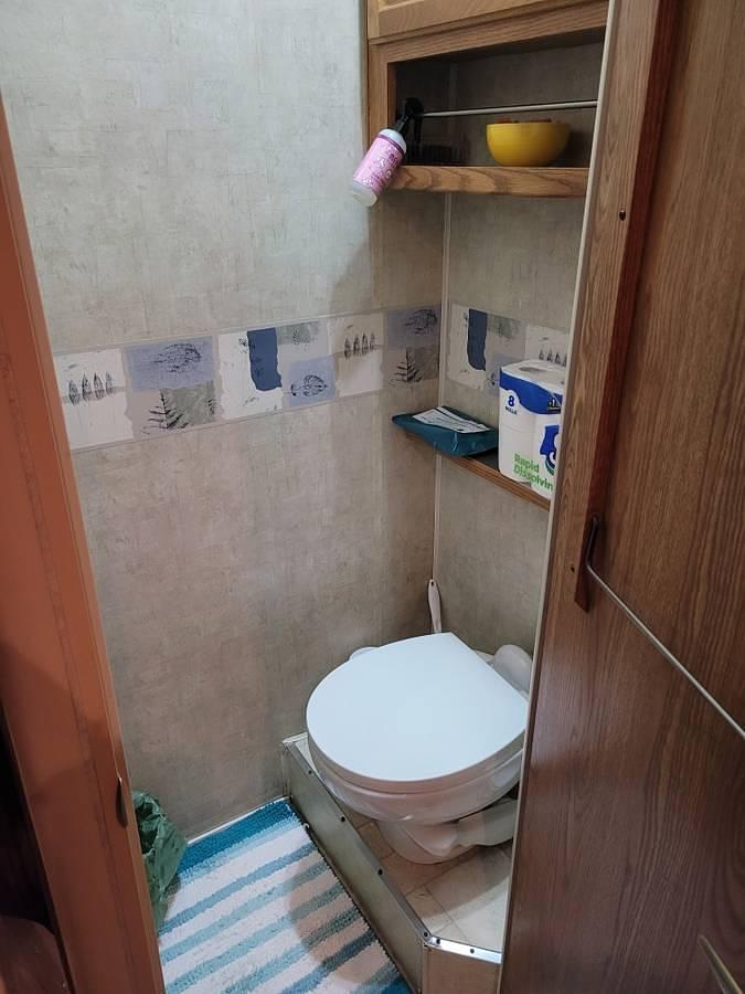 Used 2005 Wilderness Fleetwood Advantage 365FLTS Fifth Wheel