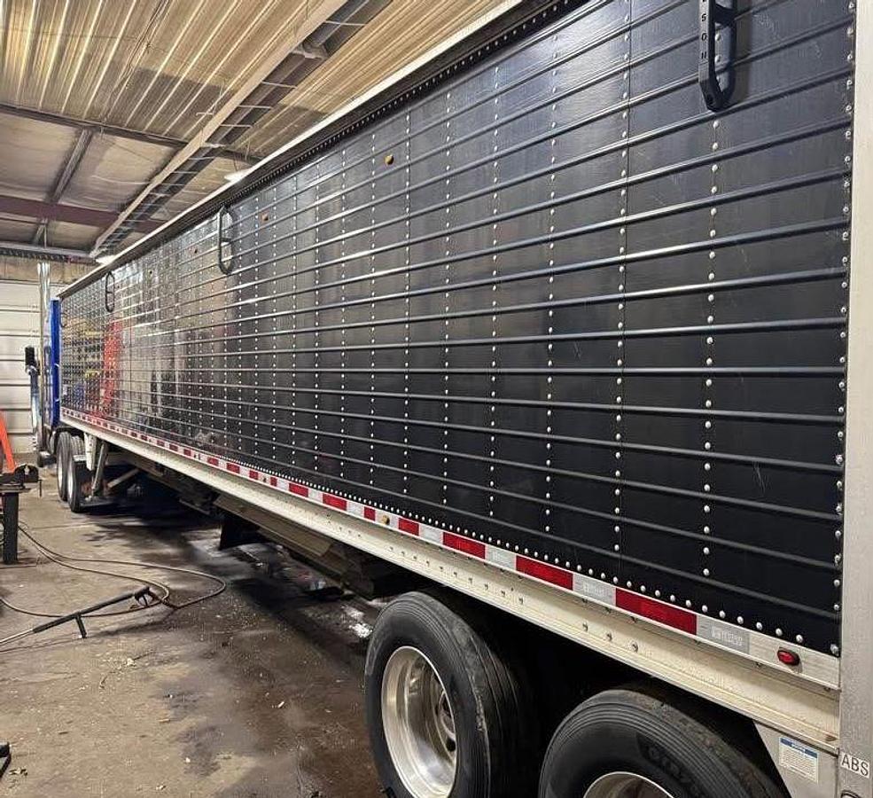 Used 2018 WILSON 43 ft x 96 in Grain Trailer