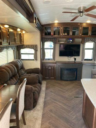 Used 2015 Keystone Montana Mountaineer