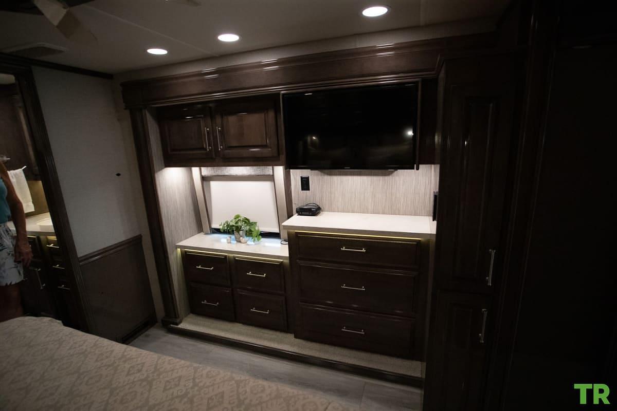 Used 2020 Entegra Aspire 44R | 450 HP Cummins Diesel | Bath & Half | Luxury Coach | Only 16,000 Miles